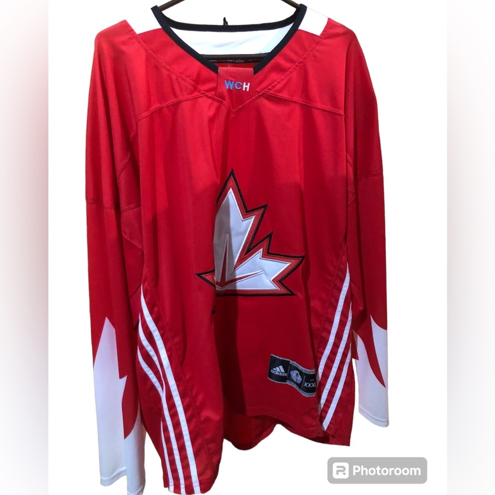 Adidas Authentic Team Canada 2016 World Cup of Hockey Jersey Red XXXL has strap